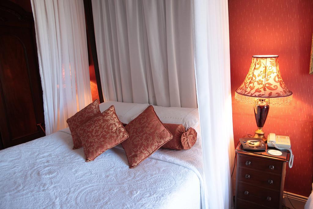 Inch House Hotel เธอเลส ห้อง รูปภาพ