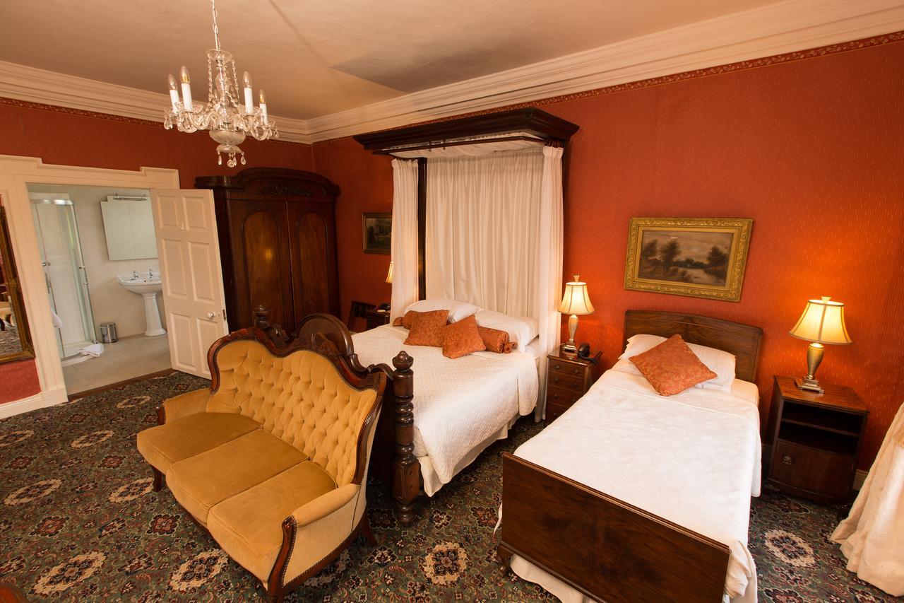 Inch House Hotel เธอเลส ภายนอก รูปภาพ